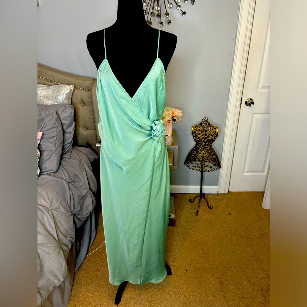 Gorgeous mint silky Zara Midi Dress